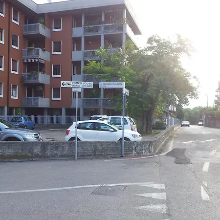 Pensión Romeo House